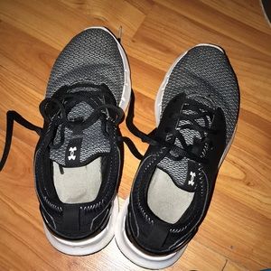 Under Armor tennis shoes